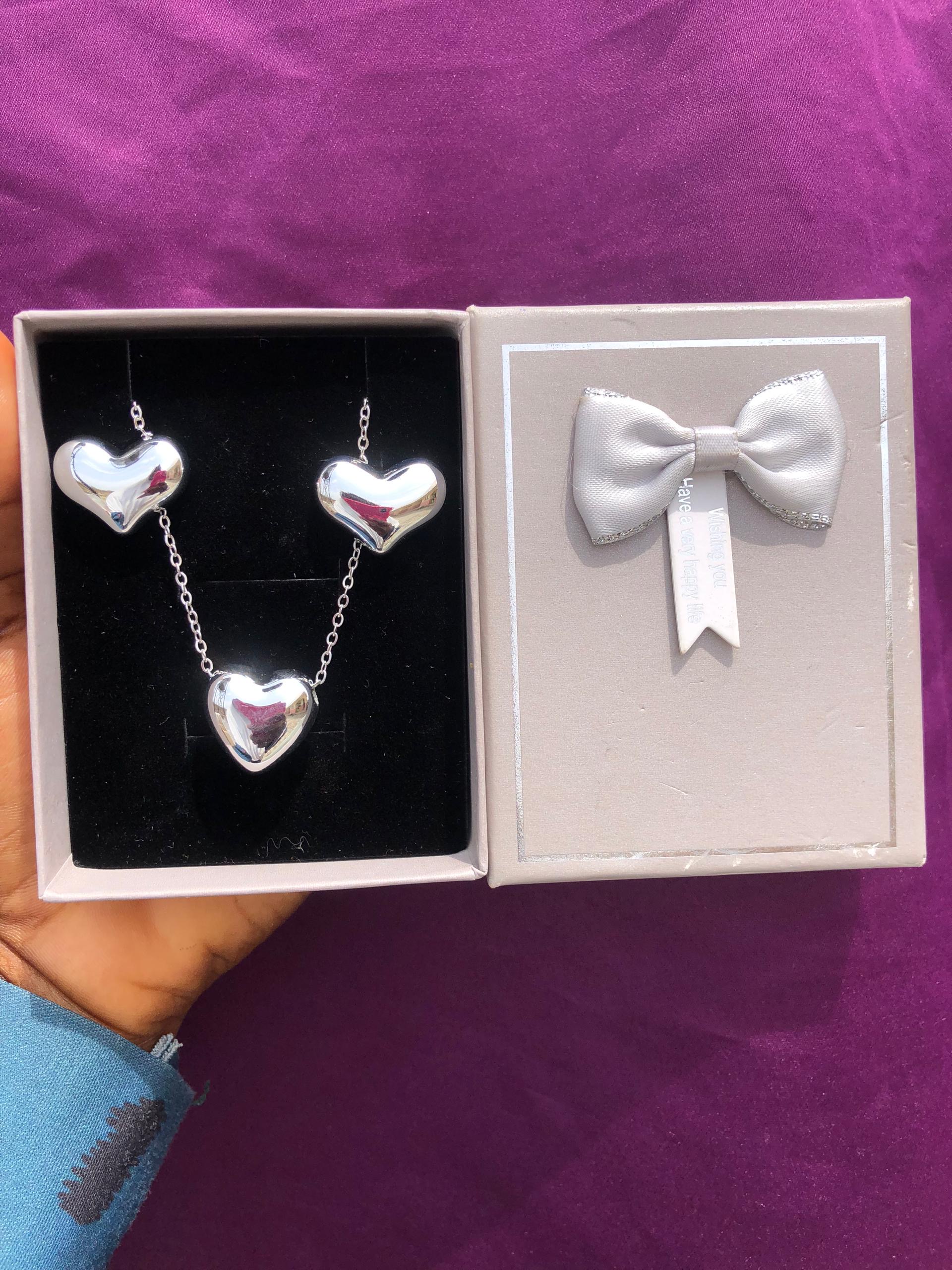 Elegant necklace 