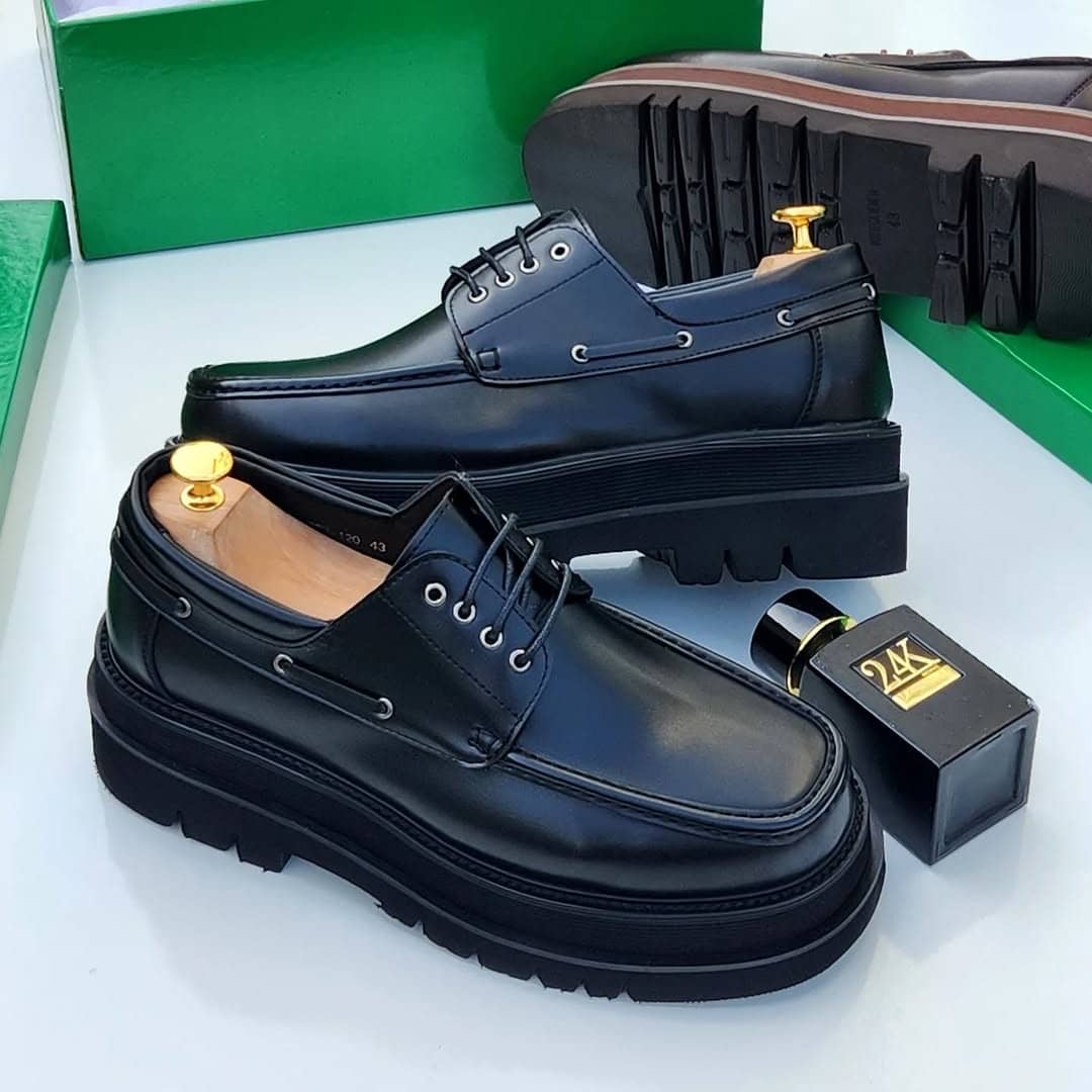 Luxury leather shoes 